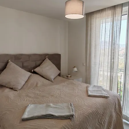 Apartment Garden With Incredible Views In Casa Banderas